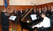 er Männerchor unter der Leitung von Heidy Gerber und begleitet von Pianist Hanspeter Nadler.(Bild: Philipp Stutz)