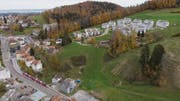 Am Hang oberhalb der Gleise des Apenzellerbahnen plant die Fortimo AG eine Überbauung mit vier Mehrfamilienhäusern. (Bild: Thomas Hary)