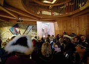 André II. Odermatt: Zwar nur auf der Leinwand anwesend aber nicht minder bejubelt. (Bild: Stefan Kaiser (Zug, 11. November 2018))