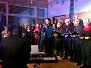 Die Corale Santa Cecilia mit Solistin Adriana De Toffol umrahmte und prägte die Jahrbuchvernissage in der Aula Degenau. (Bild: Andrea Häusler)