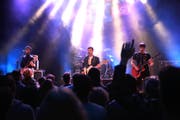 Die Weinfelder Band «We are Troublemaker» steht im Frauenfelder «Eisenwerk» auf der Bühne. (Bilder: Chris Marty/frauenfeld-events.ch)