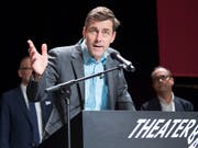 Der Schweizer Autor Peter Stamm erhält für seinen Roman «Die sanfte Gleichgültigkeit der Welt» den 11. Schweizer Buchpreis. (KEYSTONE/Peter Schneider) (Bild: KEYSTONE/PETER SCHNEIDER)
