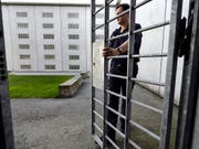 Der Kanton Wallis modernisiert seine Gefängnisse für rund 90 Millionen Franken. Die Kapazität für Häftlinge wird um 100 Plätze erhöht. (Bild: KEYSTONE/LAURENT GILLIERON)