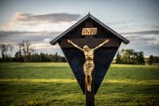 Laut Gesetz ist es verboten, «Gegenstände religiöser Verehrung zu verunehren». (Bild: Urs Bucher)