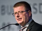 Der bisherige Vizechef des Verfassungsschutzes, Thomas Haldenwang, wird neuer Präsident der Behörde. Haldenwang folgt damit Hans-Georg Maassen, der vergangene Woche von Innenminister Horst Seehofer (CSU) in den einstweiligen Ruhestand versetzt wurde. (Bild: Keystone/DPA/Martin Schutt)