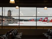Kritik an BAZL-Vorschlag: Der Flughafen Zürich stellt sich dezidiert gegen höhere Transferzahlungen. (Bild: KEYSTONE/CHRISTIAN BEUTLER)