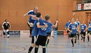 So sehen Sieger aus: Die Rangers freuen sich über den 7:5-Treffer von Marco Kobler. (Bild: Miriam Küpper)