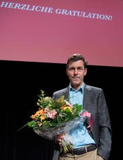 Der Schriftsteller Peter Stamm hat für sein Buch «Die sanfte Gleichgueltigkeit der Welt» den Schweizer Buchpreis erhalten. (Bild: Peter Schneider/Keystone)