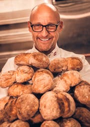 Der Chef, Urs Lichtensteiger, ist mächtig stolz auf sein Bäckerteam, das schweizweit die besten St.Galler Bürli herstellt. (Bild: PD)
