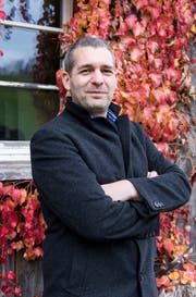 Der neue Geschäftsführer der Tosam-Stiftung Marcel de Tomasi auf dem Hof Baldenwil. (Bild: Thomas Hary)