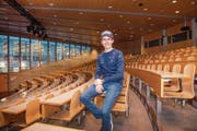 Simon Ammann, Pendler zwischen Schanze und Auditorium: «Ich ziehe viel Ruhe aus dem Lernen.» (Bild: Urs Bucher)