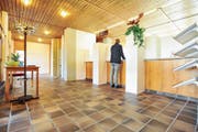 Der Eingangsbereich des 1979 eingeweihten Wängemer Gemeindehauses ist laut dem Gemeinderat nicht mehr zeitgemäss. (Bild: Bilder: Olaf Kühne)