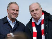 Bayerns Führungsriege mit Uli Hoeness (rechts) und Karl-Heinz Rummenigge (links) wollen das Gesicht der Mannschaft bald verändern (Bild: KEYSTONE/AP/MICHAEL SOHN)