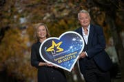 Stiftungsratspräsidentin Bettina Schibli und Urs W. Studer, Präsident des Beirats, hoffen erneut auf die Grossherzigkeit unserer Leserinnen und Leser. (Bild: Pius Amrein, 13. November 2018)