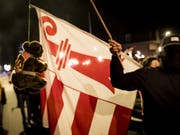 Schweigemarsch in Moutier gegen den Entscheid der Statthalterin: Nun ist das bernische Verwaltungsgericht am Zug. (Bild: Keystone/JEAN-CHRISTOPHE BOTT)