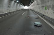 Im Tunnel Oberburg fuhr der Chauffeur gegen die Tunnelwand. (Bild: Polizei Basel-Landschaft)