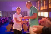 Diplomfeier der Holzbearbeiter und Zimmerleute am BWZ Toggenburg im Juli 2018. (Bild: Benjamin Manser)