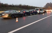 An diesem Auffahrunfall waren fünf Autos beteiligt. (Bild: Luzerner Polizei)