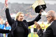Martina Voss-Tecklenburg wird als Nati-Trainerin verabschiedet. (Bild: Marcel Bieri / Keystone (Schaffhausen, 13. November 2018))