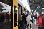 Die KSR wird ihren Unterricht ab Dezember zehn Minuten früher abhalten.(Bild: Ralph Ribi)