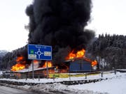 Der Brandstifter legte die Landi-Filiale in Thusis vergangenen Dezember in Schutt und Asche. (Bild: Rolf Knobel/ Keystone-SDA)