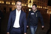 Die beiden Vizepremiers Matteo Salvini (rechts) und Luigi Di Maio. Bild: Riccardo Antimiani/EPA (Rom, 22. Oktober 2018)