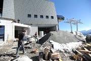 Für 2019 wird mit einer Erholung in der Urner Baubranche und einem Wertschöpfungswachstum von 2,1 Prozent gerechnet. Hier im Bild die Bauarbeiten an der Bergstation auf dem Schneehüenerstock. (Bild: Urs Hanhart, 4. Oktober 2018)