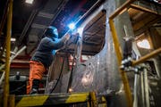 Die SBB-Werkshallen im Tessin werden zum Politikum. (Bild: Gabriele Putzu/Keystone Bellinzona, 3. Februar 2017)
