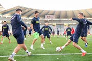 Timm Klose (vorne Mitte) fühlt sich im Nationalteam wohl – am Sonntag in Luzern gegen Belgien dürfte er in der Startelf stehen. (Bild: Ennio Leanza/Keystone (Brüssel, 11. Oktober 2018))