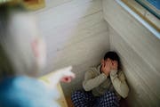 Oft ist es Scham, die viele Männer davon abhält, über die im eigenen Heim erfahrene Gewalt zu sprechen. (Bild: Getty)