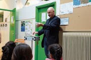 Danini zauberte in Griechenland für Flüchtlinge und Asylsuchende. (Bild: PD)
