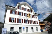 Am 25. November 2018 wird an der Urne darüber befunden, wer ab 2019 im Gemeindehaus in Andermatt als Gemeindpräsident das Sagen haben soll. (Bild: Urs Hanhart, Andermatt, 5. Juni 2018)