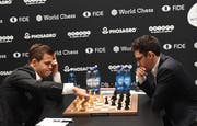 Magnus Carlsen (links) gegen Fabiano Caruana lautet das Duell. (Bild: Facundo Arrizabalaga EPA)