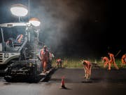 Vor allem im Tiefbau sind für die Baumeister flexible Arbeitszeiten ein wichtiges Thema. (Bild: KEYSTONE/TI-PRESS/GABRIELE PUTZU)