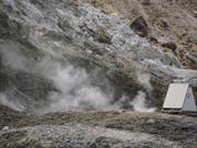 Die Phlegräischen Felder bei Neapel sind ziemlich aktiv. Einer Studie zufolge bereitet sich der Supervulkan auf einen neuen Mega-Ausbruch vor. Wann dieser eintritt, ist aber unklar. (Bild: KEYSTONE/EPA ANSA/CESARE ABBATE)