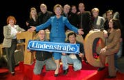 In der Mitte - das Gesicht der Lindenstrasse: Die Schauspielerin Marie-Luise Marjan in ihrer Rolle als Helga Beimer. (Bild: Keystone)