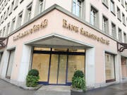 Die Bank Sarasin verzichtet auf einen Rekurs im Prozess gegen deutschen Drogerie-Unternehmer Müller. Deshalb muss sie an Müller 45 Millionen Euro zahlen. (Bild: KEYSTONE/WALTER BIERI)