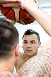 Freut sich auf das Wiedersehen mit Luzerner Kollegen: Nikola Stevanovic. (Bild: Dominik Wunderli (27. November 2015))