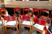 Kindergärtler in Kriens während des Unterrichts. (Archivbild Eveline Beerkircher)
