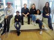 Politisch interessierte Buchser Schüler: (von links) Livio Sutter, Alessandro Wedam, Raphael Guntli, Agnesa Kastrati, Kemeh Tracy Charles, Vanessa Zurbrügg. (Bild: Armando Bianco)