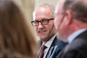 CVP-Bundesratskandidat Peter Hegglin sagt, dass er sich auf Auslandreisen in Englisch verständigen könne. (Bild: KEYSTONE/Peter Schneider)
