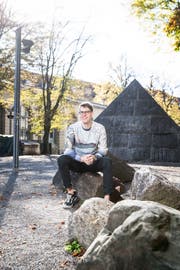 Sich selbst gegoogelt? Hat der Poetry-Slammer nach einigen Angaben noch nie. (Bild: Manuela Jans-Koch, Zürich, 1. November 2018)