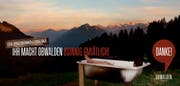Das Siegerbild von Armin Nufer aus Alpnach, der seine Frau auf der Schwand Alp in der Badewanne fotografierte. Bild: PD)