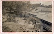 Das Gletschergarten-Gelände 1874. Die beim Graben entdeckten Findlingen wurden über das Areal verteilt. Rechts der eigens erbaute Laubengang. Bilder: Stadtarchiv Luzern