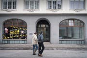 Hausbesitzer, die ihre Ladenlokale nicht vermieten können, wären durch eine Lenkungsabgabe gezwungen, den Mietzins zu senken. (Bild: Ralph Ribi)