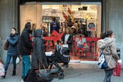 Der Black Friday erfreut sich in der Schweiz an immer grösserer Beliebtheit. (Bild: Ennio Leanza/Keystone)