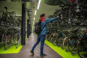 Teuer, aber platzsparend: die unterirdische Velostation Europaplatz beim Hauptbahnhof Zürich. (Bild: Dominik Wunderli (Zürich, 21. November 2018))