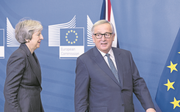 Theresa May und Jean-Claude Juncker beim Treffen im Hauptquartier der EU-Kommission. (Thierry Monasse/Getty, Brüssel, 21. November 2018)