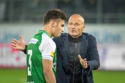 Peter Zeidler wechselt im Cup-Spiel gegen Sion den Verteidiger Slimen Kchouk aus. (Bild: Michel Canonica (1. November 2018))