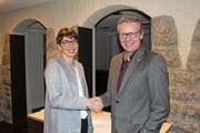 Die designierte Gemeindepräsidentin Luzia Gisler mit dem abtretenden Gemeindepräsidenten Markus Frösch. (Bild: PD)